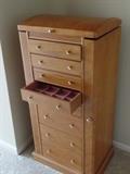 Jewel chest of drawers