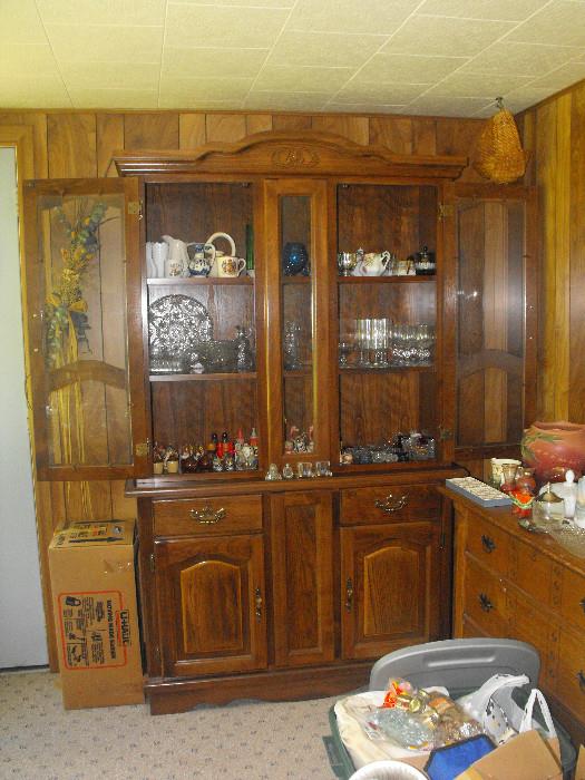 Nice hutch - we also have a matching dining room set that includes a round table, leaf and 6 chairs.