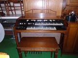 Very nice Hammond organ that sounds beautiful