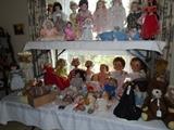 Lots of vintage dolls