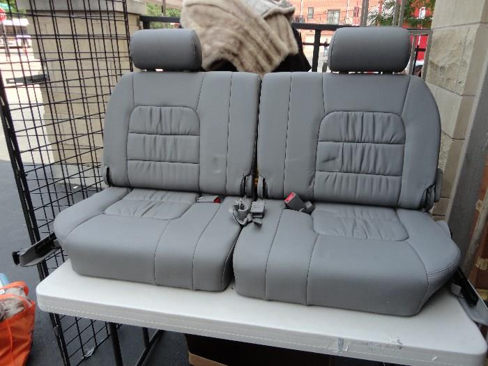 Lexus LX 470 Grey Leather Rear Seats
