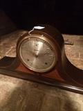         Mantel clock
