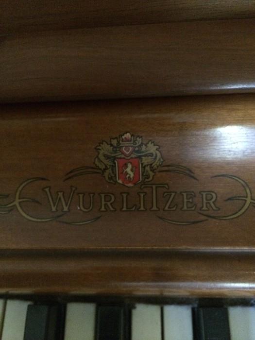            Wurlitzer piano