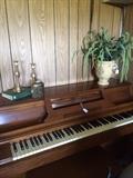            Wurlitzer piano