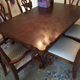 Dining Room Table W/ 6 Chairs with additional leaves and pads