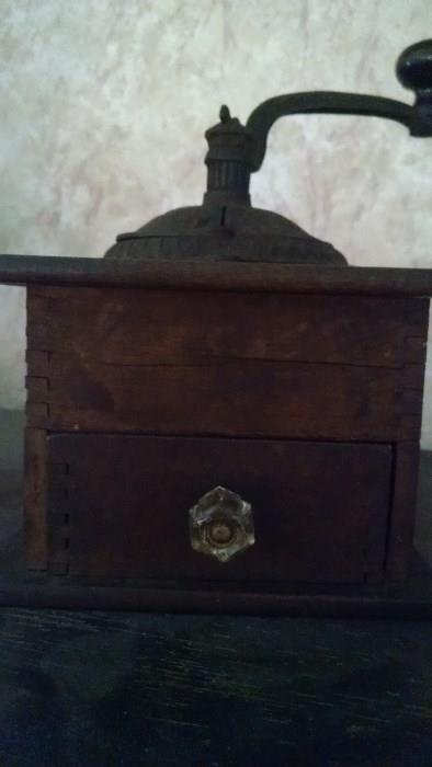 **ANTIQUE*** TABLE TOP COFFEE GRINDER