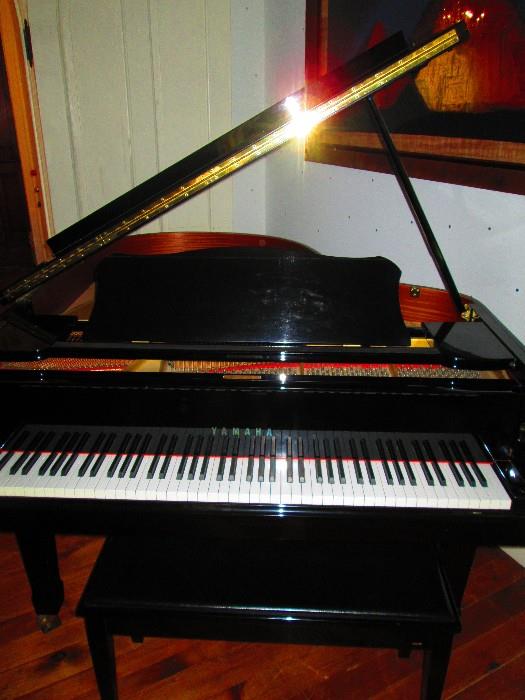 YAMAHA BABY GRAND PIANO