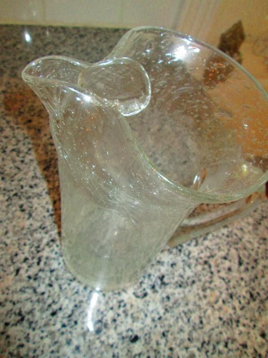 WATER PITCHER WITH APPLIED HANDLE