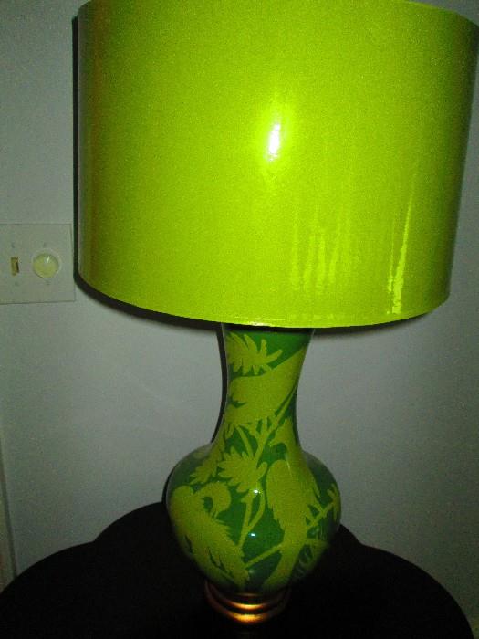 BIRD MOTIF LAMP WITH LACQUER SHADE