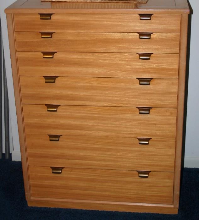 Mid-Century Chest of Drawers 