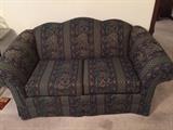 Love Seat Sofa In Excellant Condition