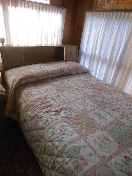 Vintage full bed