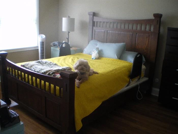 Queen Headboard & Footboard Also comes with Temperpedic Operations
