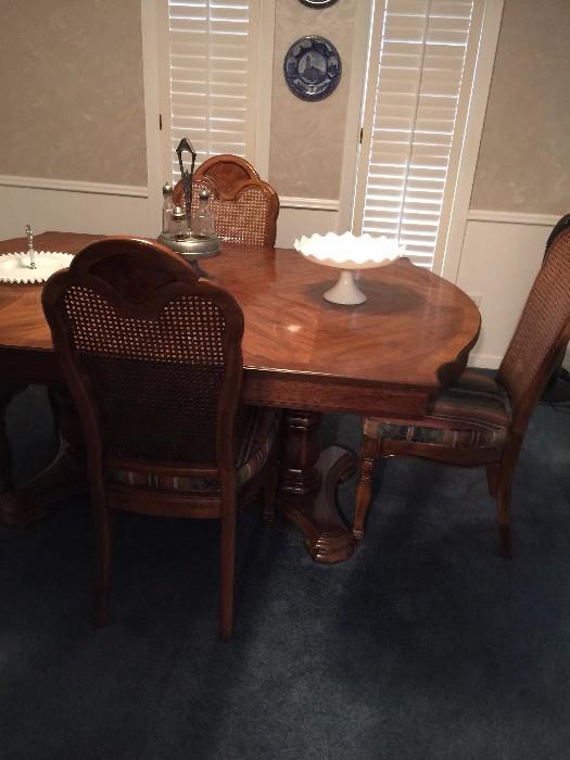 dining room table & chairs