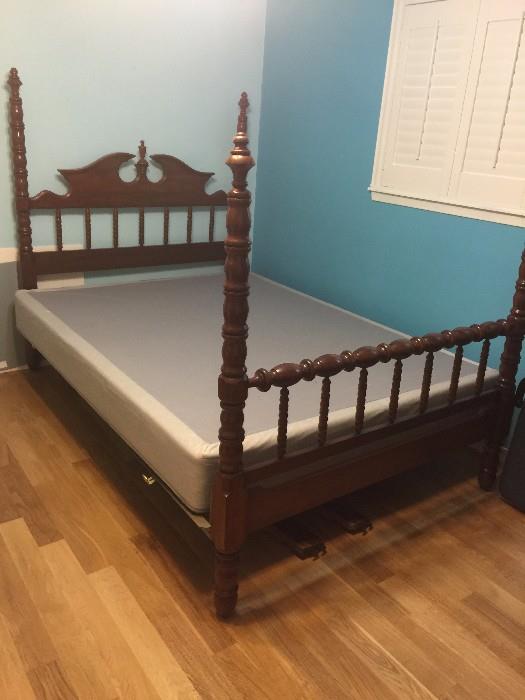 antique 4 poster bed