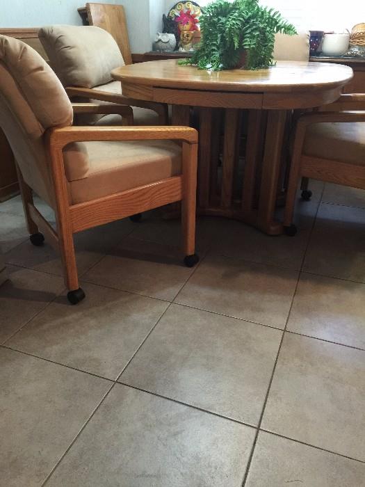 kitchen table & 4 chairs