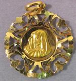 Jewelry 18kt Yellow Gold Holy Mother Mary Pendant Gorgeous 18kt yellow gold pendant with Holy Mother Mary in the center of a pierced design edge. Marked "750, AR", item measures 1.25" diameter.
Weighs 2.3 dwt.