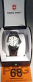 Jewelry Men's Victronix Swiss Army Wrist Watch
A fantastic men's Victronix Swiss Army wristwatch. Silver color bezel with a brown leather band. Appears to be in its original box.