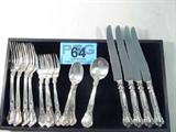 Sterling Gorham Flatware Unknown Pattern
Beautiful sterling silver flatware made by Gorham. Pattern is unknown.
4 Place setting includes:
- 4 Dinner knives with stainless steel blades, measures: 9.5" long.
- 4 Dinner forks, measures: 7.5" long.
- 2 Soup spoons, measures: 6.25" long.
- 4 Teaspoons, measures: 5.75" long.
- 4 Salad / dessert forks, measures: 6.5" long.
Total weight: 27.90 ozt.
Knives separately weigh: 9.00 ozt.
To complete you set see lots: 64, 146, 248 and 338.
#2448-91991
Tag word: Sterl925