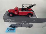 Farm Toy FIRST GEAR International KB10 Tow Truck
Awesome 1/34 scale die cast model / replica 1ST GEAR "International KB - 10 Tow Truck", appears to be in original box in mint condition, previously displayed in a non smoking pet free home.