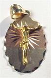 Jewelry 14kt Yellow Gold Crucifix Pendant
Stately 14kt yellow gold oval shaped religious style pendant with crucifix design. Marked "14k", measures: 1.75" long. Total weight: 2.5 dwt.
#2448-9251