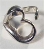 Jewelry Tiffany & Co Sterling Open Heart Ring
A gorgeous sterling silver ring with an open heart shape design. Marked "Tiffany & Co., 925". Size 5.25.
Total weight: .12 ozt
ZB152