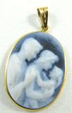 Jewelry 14kt Yellow Gold Blue Cameo Pendant
Beautiful blue and white cameo pendant in 14kt yellow gold bezel. Cameo features a man, woman, and their daughter. Marked "14k", measures: 1" long. Total weight: 1.3 dwt.
ZB4858