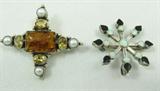 Jewelry Lot of 2 Sterling Silver Brooches
Lovely sterling silver jewelry items:
- Amber / pearl and yellow gemstone, star shaped brooch, marked "925", measures: 1.75" wide.
- Snowflake shaped brooch with inlaid onyx and opal stones, unmarked, appears to be sterling, signed: "V Halusewa".
Total weight: .36 ozt.