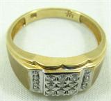 Jewelry 10kt Yellow Gold & Diamond Men's Ring
A fantastic men's ring featuring 10kt yellow gold band with a cluster of channel set diamonds in the center. Ring size 10.5.
Total weight: 1.7 dwt.