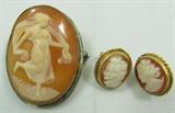 Jewelry Sterling Silver Cameo Brooch & Earrings
Lovely cameo brooch & earrings:
- Sterling silver carved shell cameo brooch / pendant with lady holding a sheer scarf, marked "925", measures: 1.5" long.
- Gold washed pierced earrings with cameo designs.
