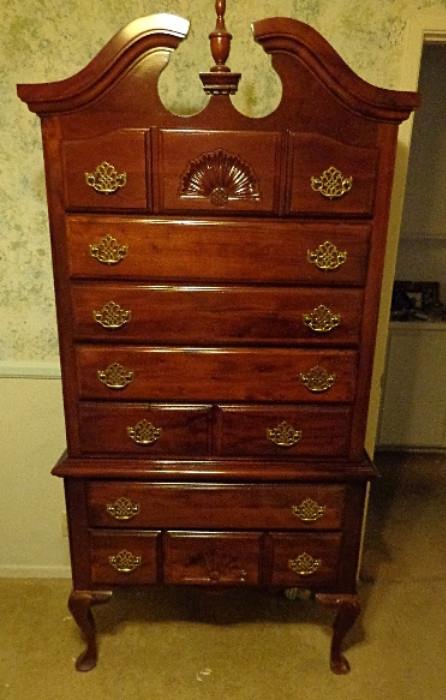 Large tall chest-like new!