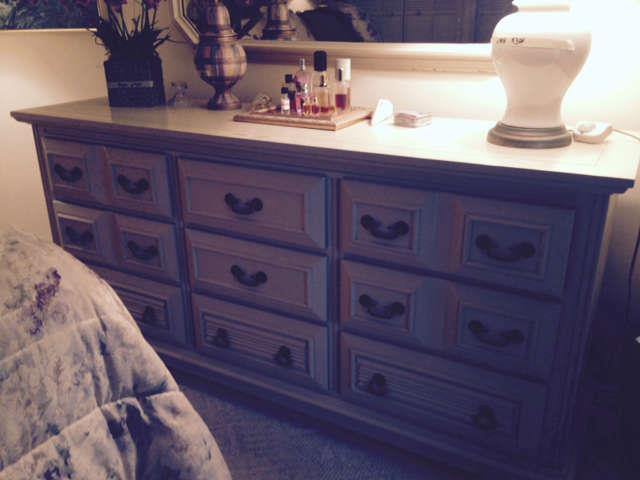 Dresser/Chest of Drawers