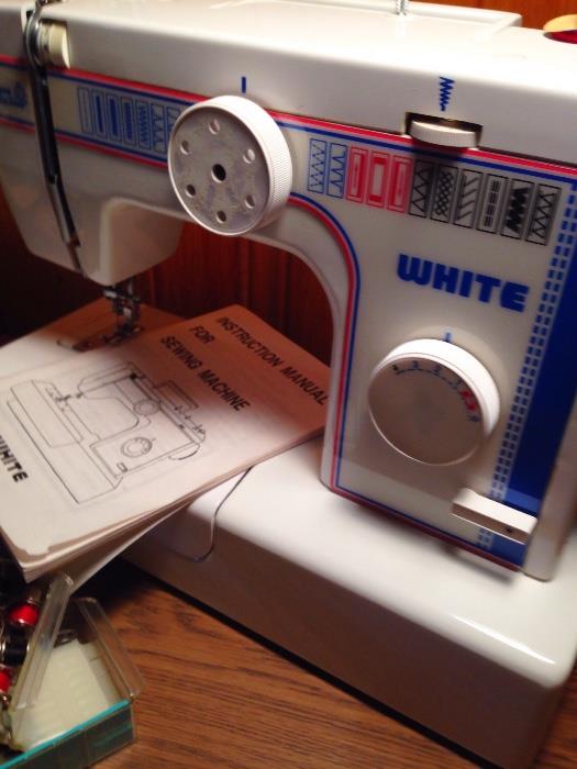 Super Nice White Sewing Machine w/Accessories...Light...and Sewing table...
