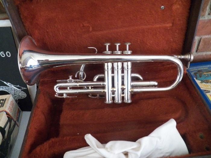OLDS SILVER TRUMPET