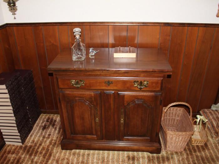 HALLENBECK ESTATE SALES AT 806 Hillcrest Dr. starts on 7/16/2015