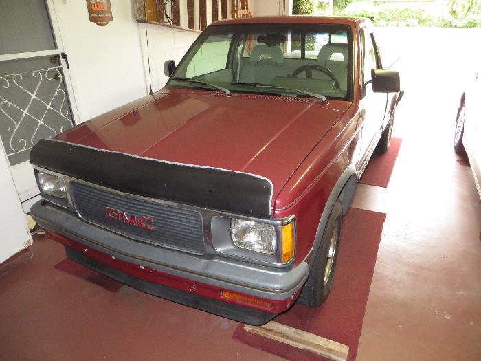 Garage kept 1993 GMC Sonoma V-6 kept in tip top condition.