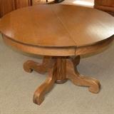 Antique pedestal table, solid oak in great condition (no chairs)