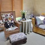 Wicker rocker (some damage), ottomans (antique), retro phone, artificial plants, vases, vintage repro accent pieces, Teddy Bears incl. Steiff, Boyd, Knickerbocker, Willoughby & More