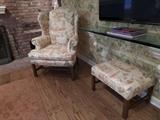 CHAIR W/OTTOMAN