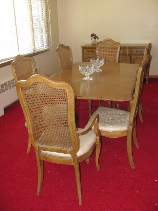 THOMASVILLE 9 PIECE SET 6 CHAIRS, 3 LEAVES, SIDEBOARD AND HUTCH...JUST LOVELY ALL FOR $240.00!!