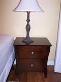 2 Matching Night Stands w/Matching Lamps