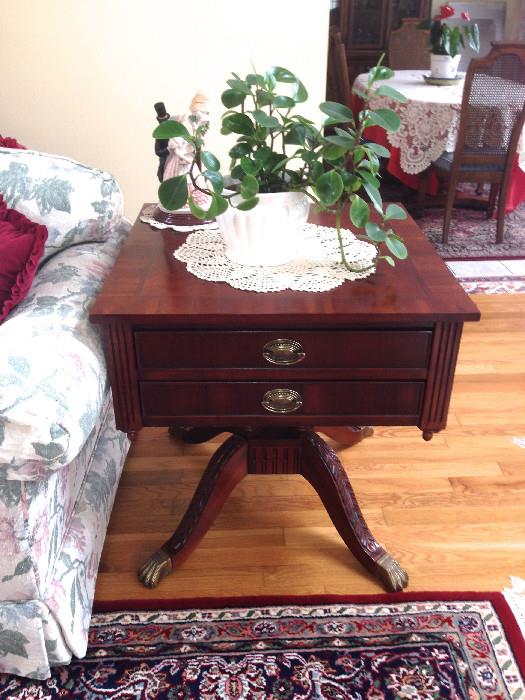 2-Drawer end table