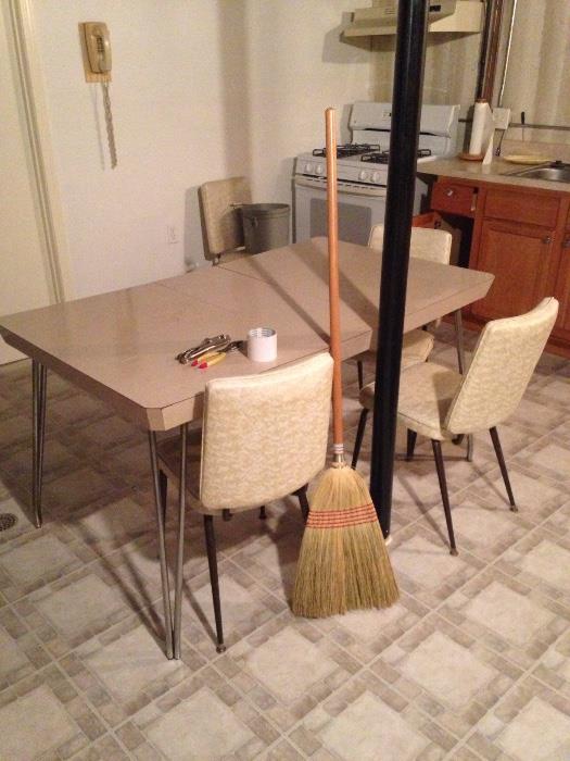 Vintage dinette and chairs