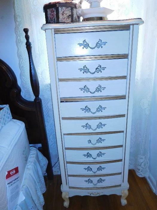 Lingerie Chest - 9 drawers