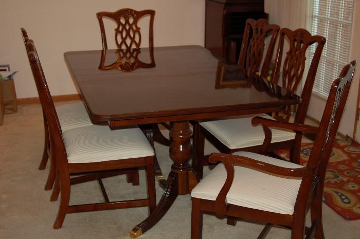 Gorgeous dining room table and chairs
