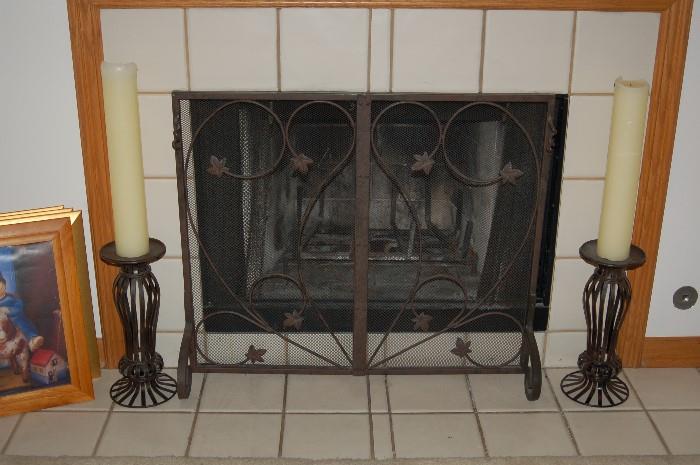Fireplace screen and décor 