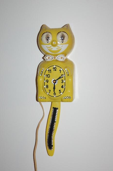 Vintage Kit Kat clock - and it works!!