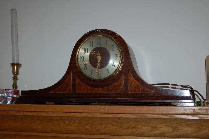 Mantle clock