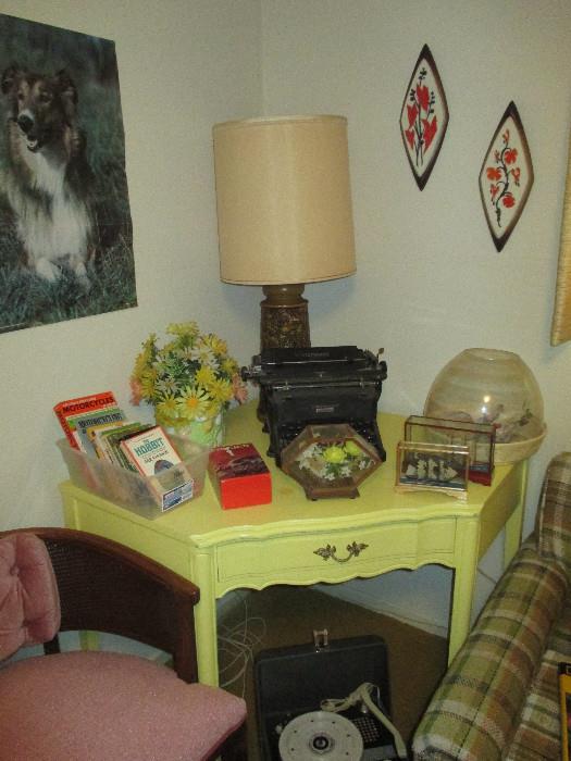 Dixie Corner Table, Good Vintage Books, Retro Decore