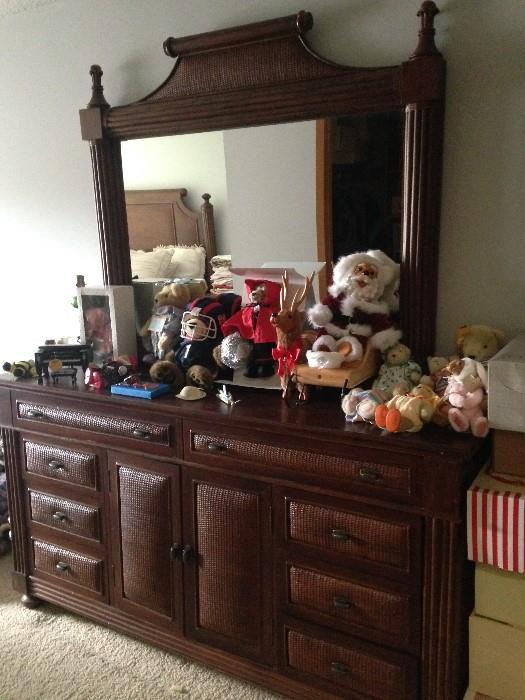 dresser with mirror, bears, raikes, muffy